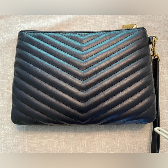 * SOLD* AUTHENTIC SAINT LAURENT YSL CASSANDRE POUCH IN QUILTED LEATHER - Picture 3 of 13